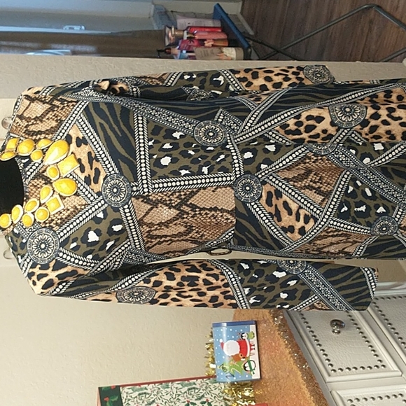 Beautiful Multi color dress - Picture 3 of 3